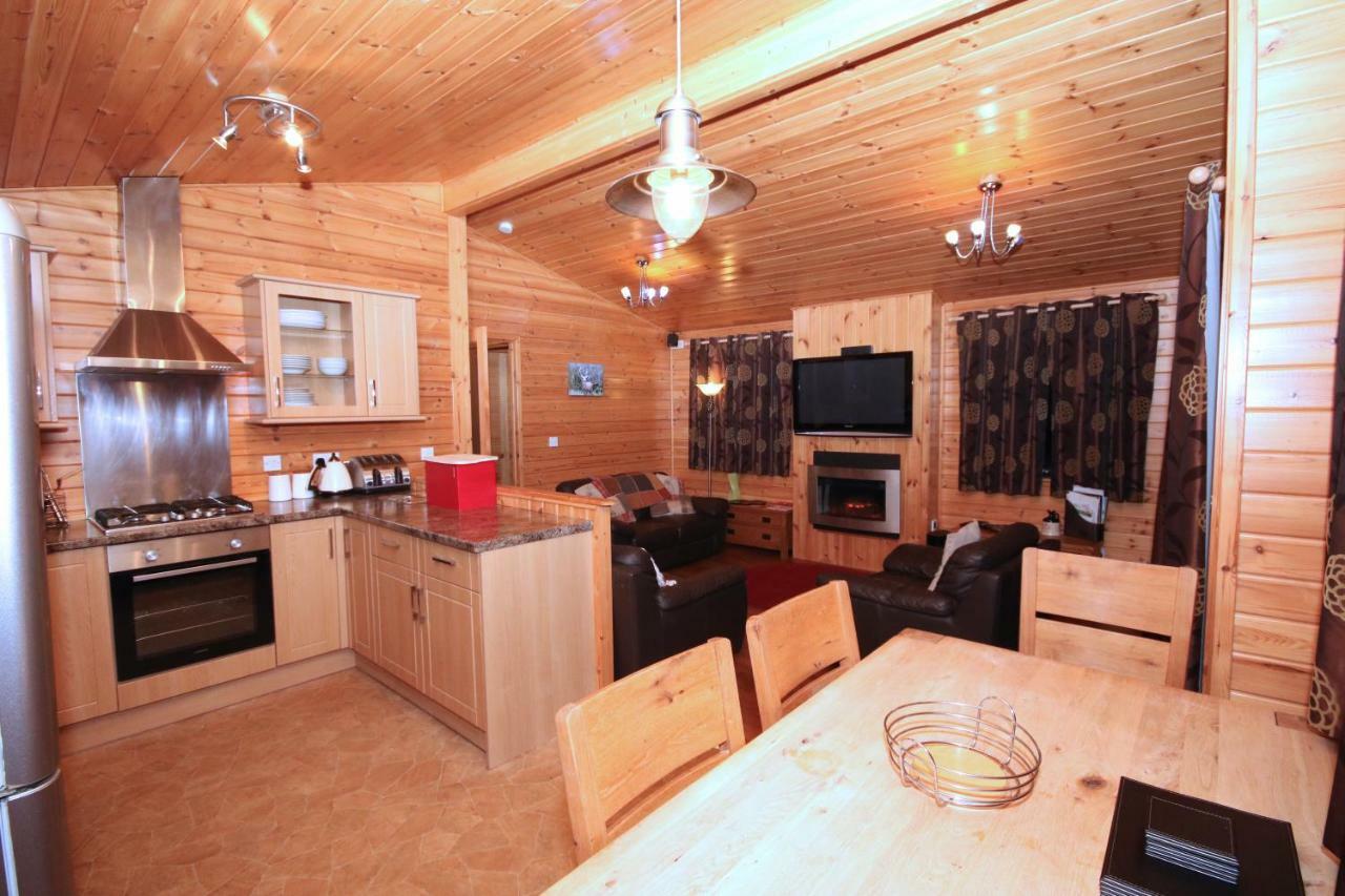 Balquhidder Braes Holiday Park Lodges, Mostly With Hot Tubs And Pet Friendly, Ev Facilities Lochearnhead Exteriör bild